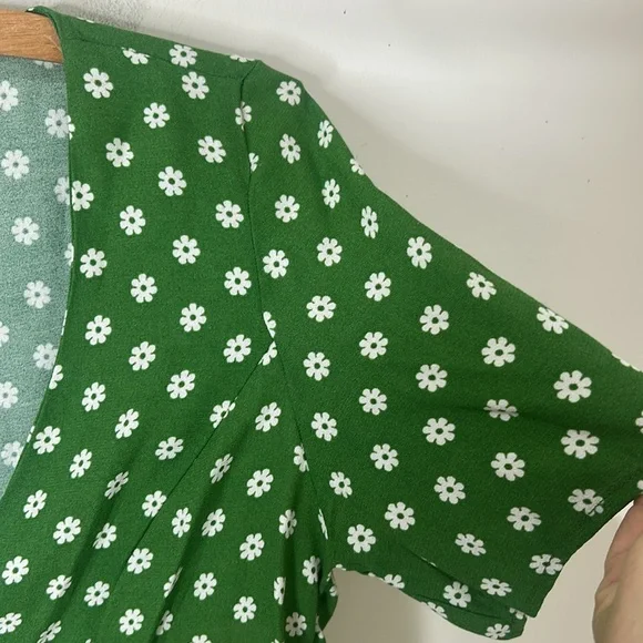 REFORMATION Green Janet Floral Woven Top Size 4 - Picture 10 of 16